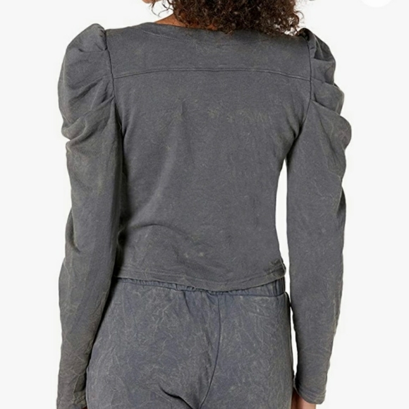 3/$18 Kendall+Kylie Distressed Gray & Yellow Puffed Sleeve Top - Picture 2 of 12